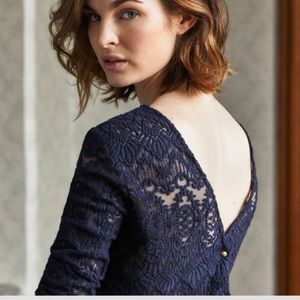 Sezane Daisy lace cropped long sleeve blouse in navy size FR 34 US 2/XS.